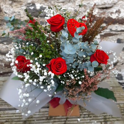 luxury half Dozen Flower Box - Scented Red Naomi roses with luxury foliage and filler flowers all loving presented in our signature Flower Box arrangement.